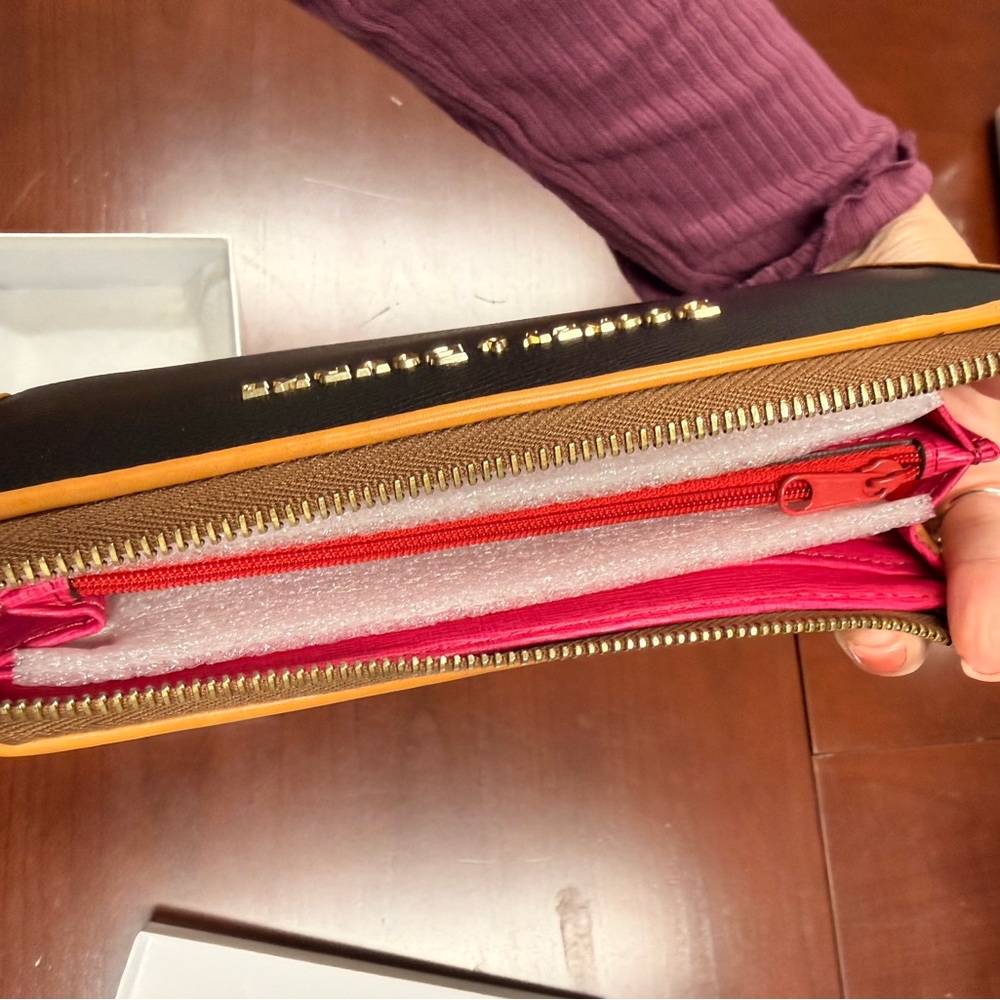 Dooney & Bourke Black and Tan Leather Handbag & Wallet - Picture 4 of 6